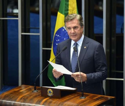 "sujeitinho à toa", "fascista da pior extração" e "sujeito ressacado, sem eira nem beira", disparou Collor em direção a Janot Fernando Collor